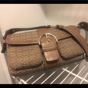 COACH 😍 So many pockets!!